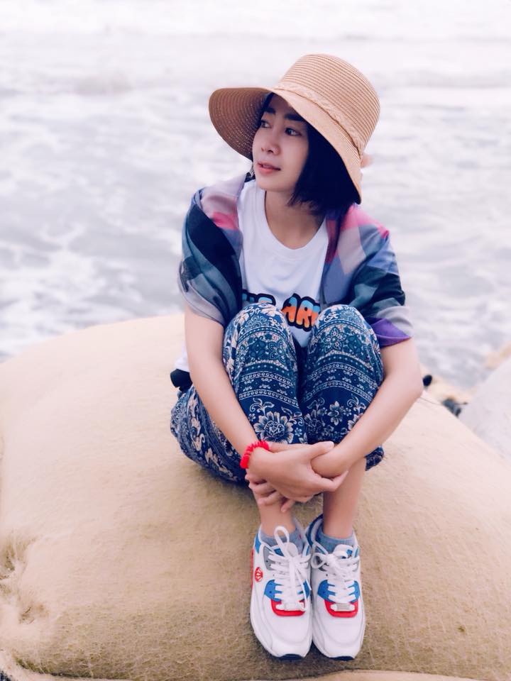 Mai Phương xinh đẹp rạng rỡ dẫn con gái đi ăn sau 2 tháng xuất viện - 3