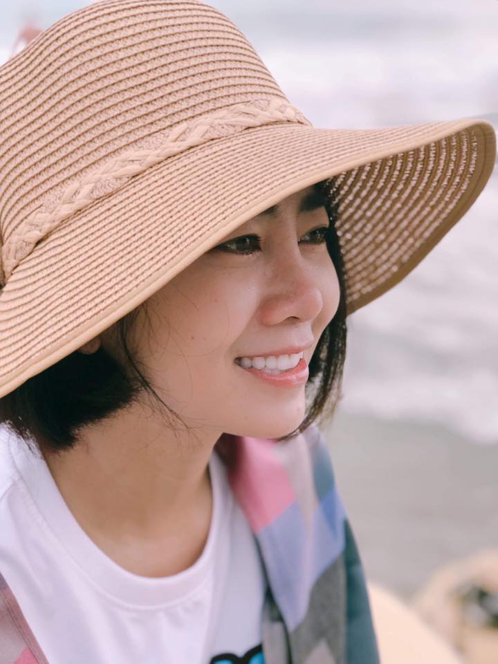 Mai Phương xinh đẹp rạng rỡ dẫn con gái đi ăn sau 2 tháng xuất viện - 2