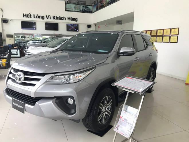 Giá xe Toyota Fortuner 2018 cập nhật tháng 11/2018: Bản số sàn máy dầu chỉ từ 1,026 tỷ đồng - 7