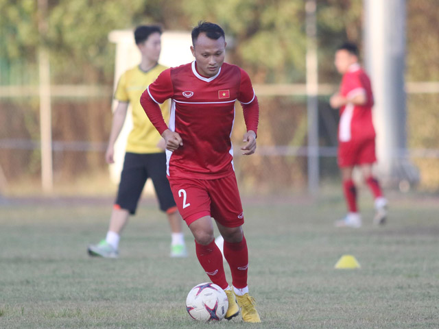 Bóng đá - Trọng Hoàng khỏe như voi đá thay Văn Thanh: HLV Park Hang Seo tính kỹ