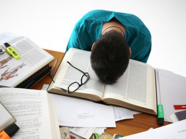 Giáo dục - du học - Ký túc xá cần mở phòng tư vấn tâm lý vì sinh viên stress quá nhiều
