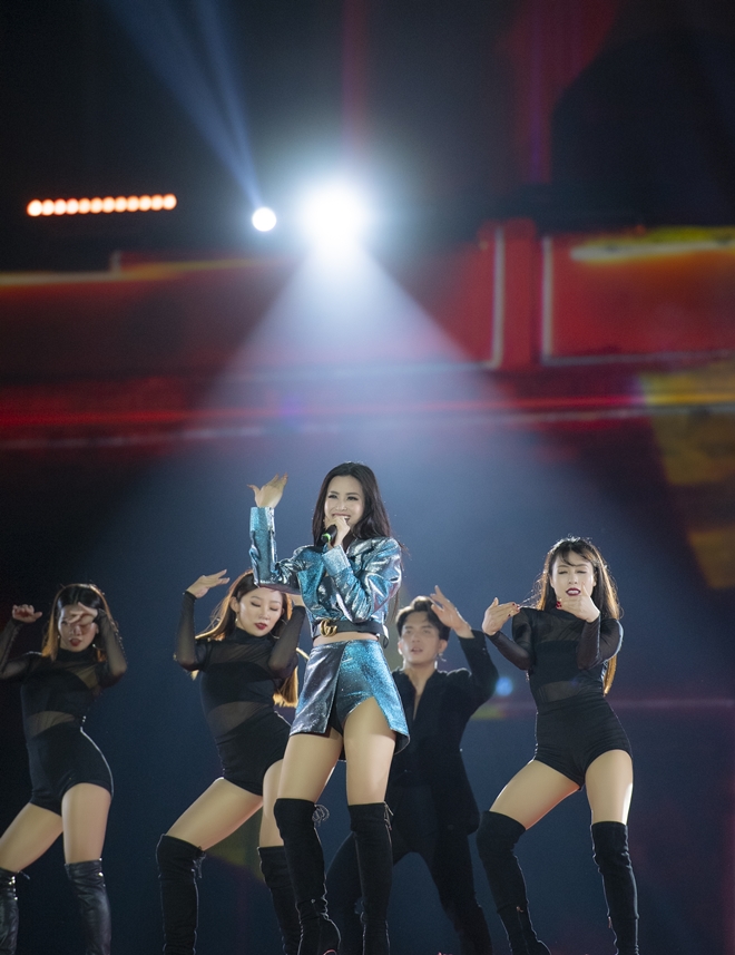 Sau thừa nhận yêu Mai Phương Thúy, Noo Phước Thịnh xuất hiện ở Hà Nội - 7