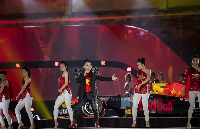 Sau thừa nhận yêu Mai Phương Thúy, Noo Phước Thịnh xuất hiện ở Hà Nội - 8