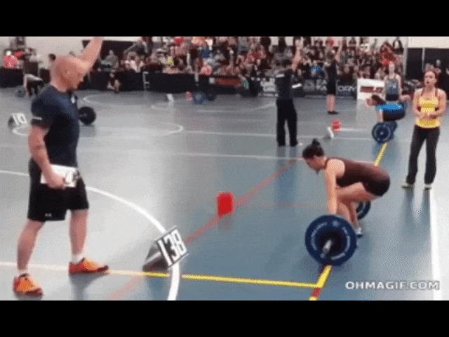 Tranh vui - Cử tạ không phải là môn thể thao dễ chơi