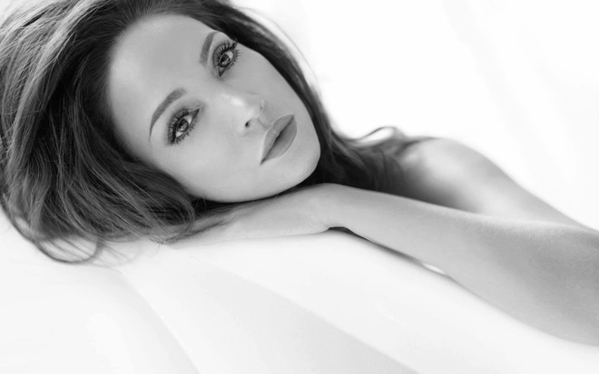 Diva Thanh Hà táo bạo nude bên ngựa ở tuổi U50 - 3