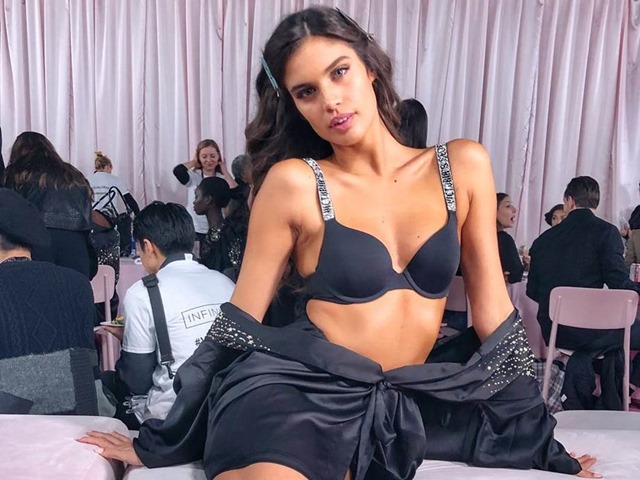 Thời trang - Hậu trường đẹp mê hồn của show Victoria’s Secret 2018