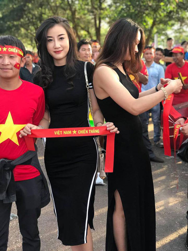 Fan girl được “săn lùng” sau trận Việt Nam-Lào vì body quá đẹp - 1