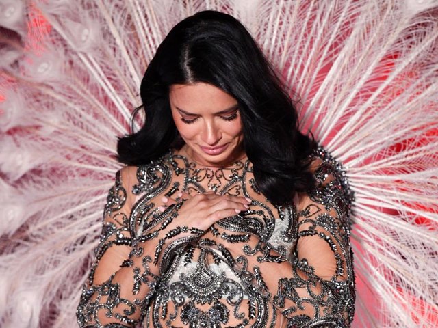 Thời trang - Những khoảnh khắc ấn tượng nhất show Victoria’s Secret 2018