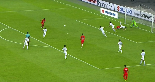 Singapore - Indonesia: Thẻ đỏ & cú vô-lê định đoạt (AFF Cup) - 1