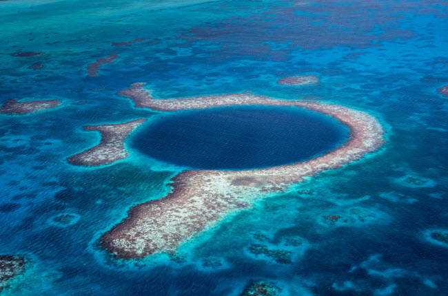 Belize: Quốc gia vùng Trung Mỹ không nổi tiếng như nước láng giềng Mexico, nhưng đổi lại, du khách có thể trải nghiệm kỳ nghỉ Caribbe mà không cần tới các khu nghỉ dưỡng đắt tiền và đông đúc.