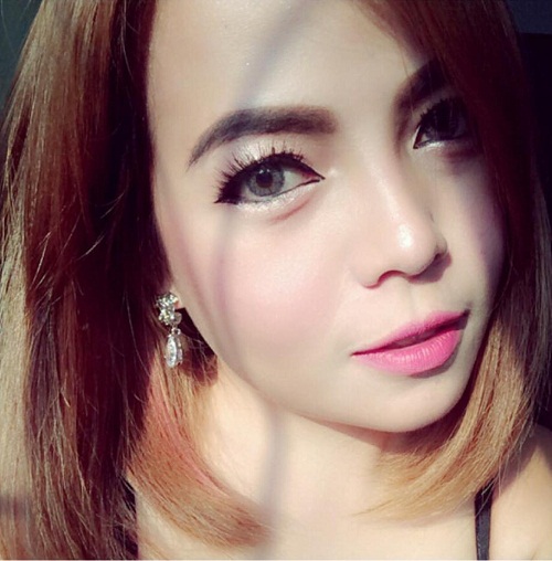 Đọ nhan sắc vợ "Messi Lào" và bà xã Messi "xịn": Ai nóng bỏng hơn? - 5