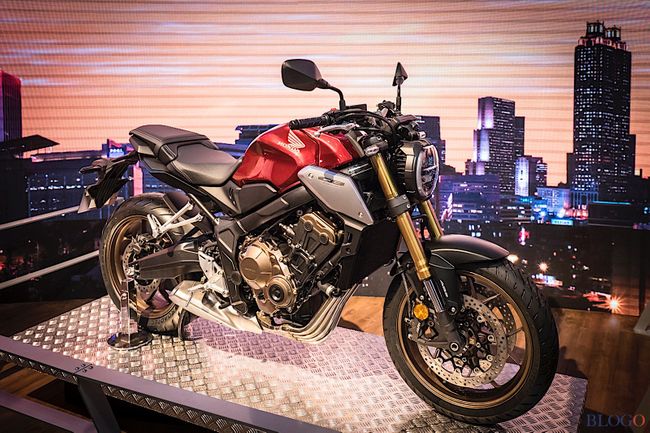 2019 Honda CB650R xuất hiện tại EICMA 2018 với phong cách Neo Sport Café (Café thể thao kiểu mới) và nhiều cải tiến về chức năng đem tới lựa chọn mới hấp dẫn hơn phiên bản CB650F.