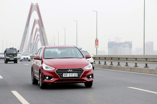 Hyundai công bố doanh số tháng 10/2018: Accent &#34;soán ngôi&#34; Grand i10 - 1