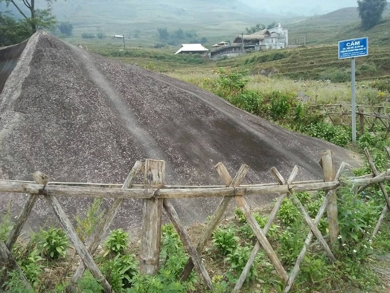 Thực hư bãi đá cổ Sa Pa bị 'kẻ xấu' tẩy xóa hoa văn - 2