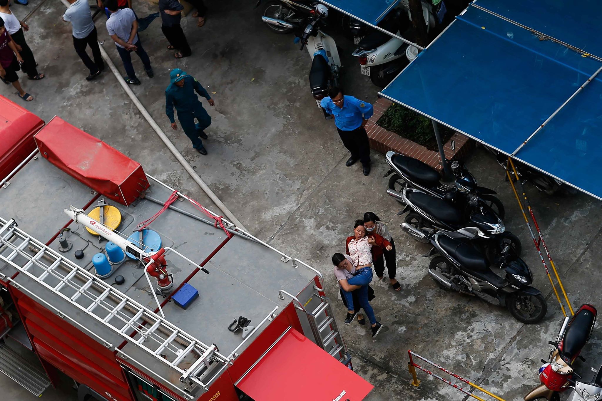 Lửa đỏ rực bao trùm xưởng rộng hơn 1.500m2 giữa Thủ đô - 9