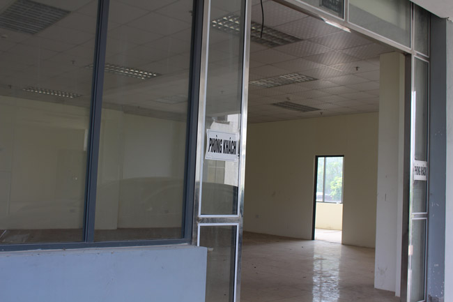 Một phòng tiếp khách của tòa nhà khác không khóa.