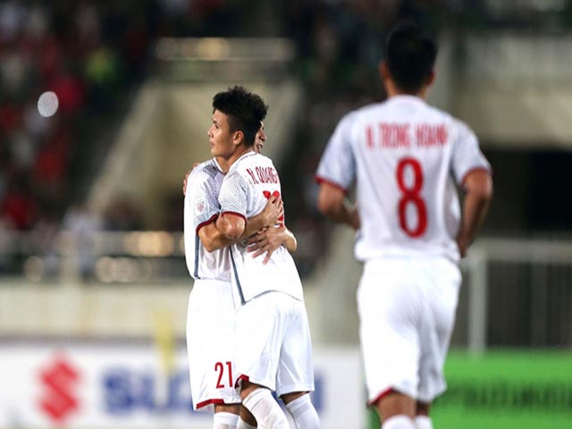 Bóng đá - Từ cơn sốt vé tại Mỹ Đình nghĩ về tình yêu bóng đá của người Việt