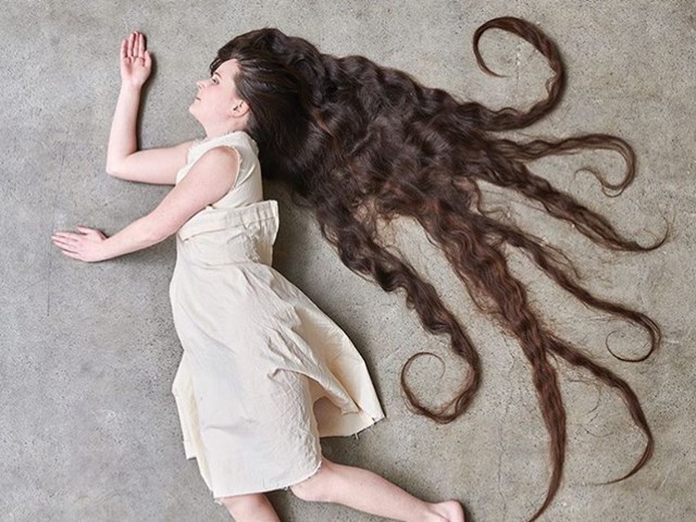 Làm đẹp - Tóc dài, đẹp đáng kinh ngạc dù 14 năm không gội đầu