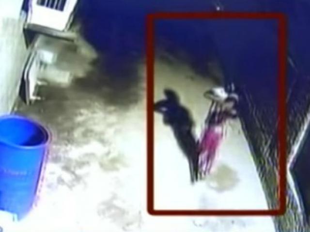 Pháp luật - Bị bắt cóc giữa đêm, bé gái giả chết lừa yêu râu xanh để thoát thân 