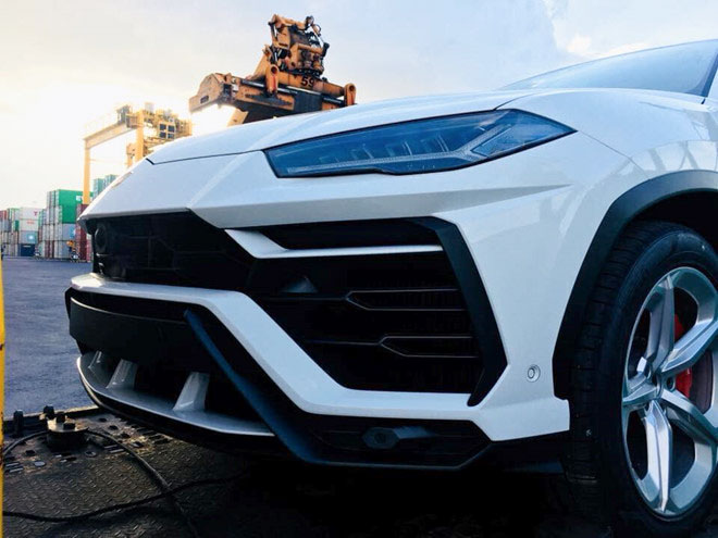 Siêu SUV Lamborghini Urus đầu tiên cập bến Việt Nam - 2