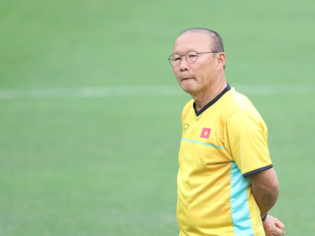 HLV Park Hang Seo ”tung hoả mù” chờ đấu Malaysia ”chung kết sớm”