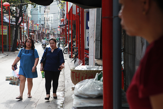 Cận cảnh tuyến phố “đồng phục cột đỏ” có 1 không 2 ở Hà Nội - 4