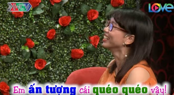 Ngay lần đầu, cô gái đã thích cái "hói sành điệu" của bạn trai và chủ động hôn - 4