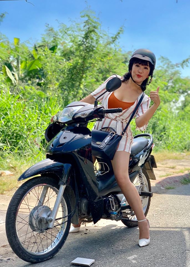 Ngoài công việc ở Mỹ, Thúy Nga thường xuyên về Việt Nam biểu diễn. Gần đây, cô đang bận rộn với phim điện ảnh cổ trang &#34;3D Cung tâm kế&#34; cùng nhiều dự án phim ngắn, sitcom khác.