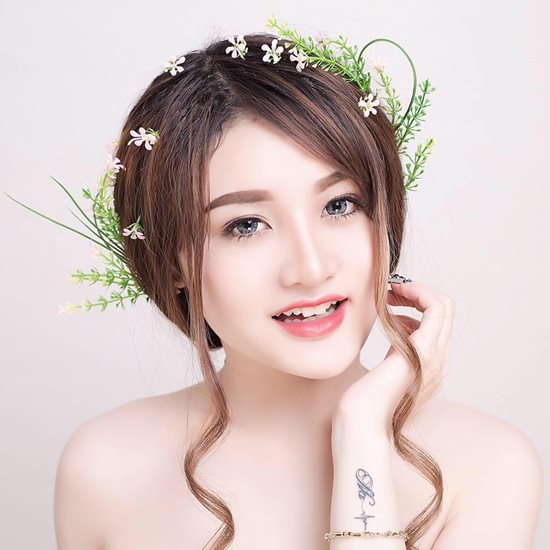 &#34;Hot girl náo loạn phố Nguyễn Huệ&#34; phẫu thuật vì ghét bị gọi là &#34;mặt vuông&#34; - 1