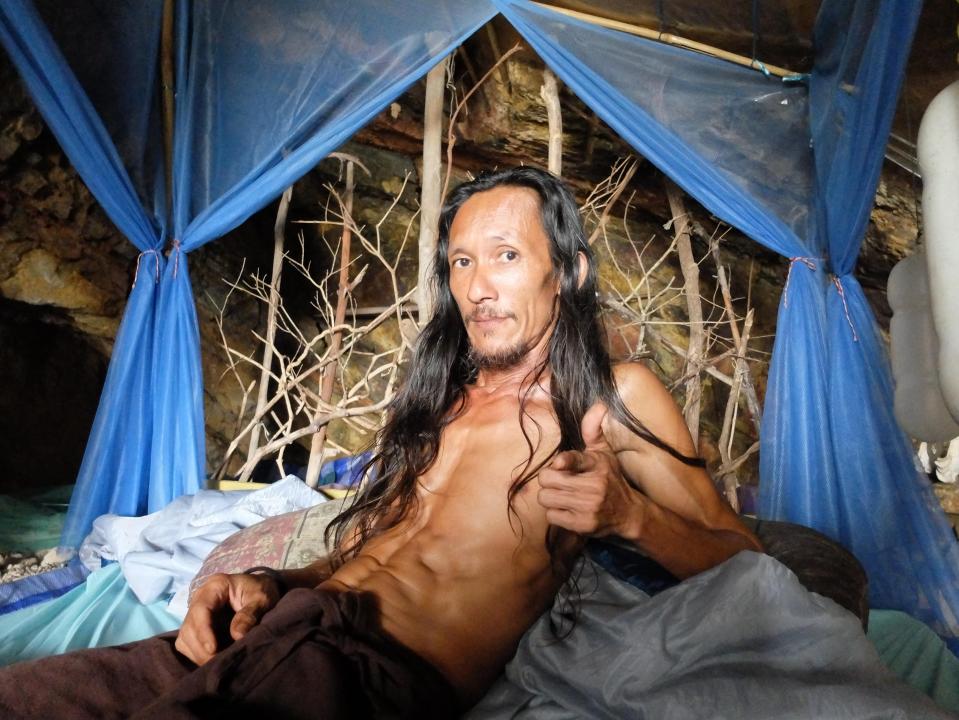 “Người rừng” Thái Lan kể chuyện tán du khách nước ngoài xinh đẹp - 4