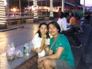 Phim - Cát Phượng để mặt mộc, vui vẻ đi chơi cùng Kiều Minh Tuấn ở Campuchia