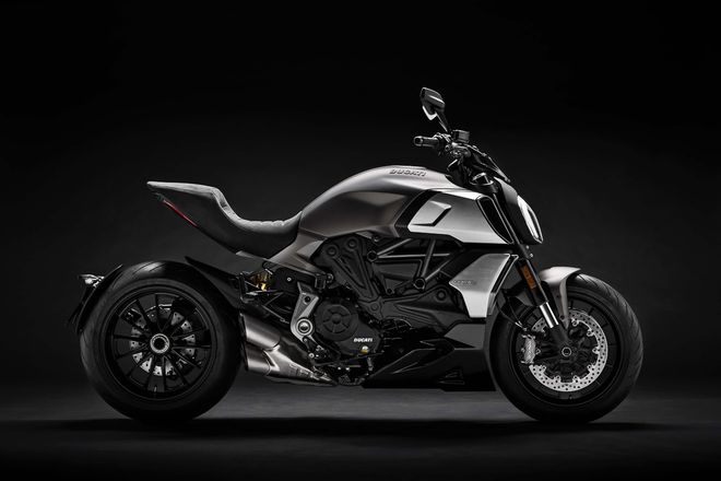 Phát mê trước 2019 Ducati Diavel 1260 cơ bắp, siêu tối tân - 1