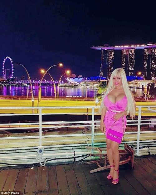 “Búp bê sống châu Á" nghiện dao kéo bất chấp cái chết - 6