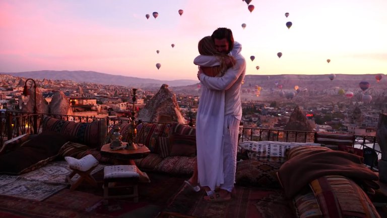 Anh chàng từng đến Việt Nam tìm bạn gái đã có màn cầu hôn đẹp như mơ - 2