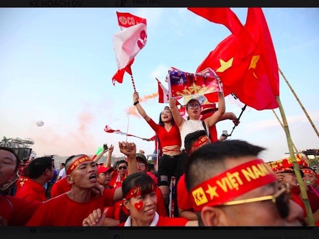 AFF Cup: Fan Việt nhuộm đỏ Facebook trước trận Việt Nam - Malaysia