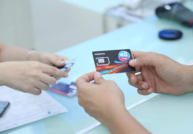 Nóng 24h qua: Xuất hiện clip thiếu tá công an đòi “thích thì cởi đồ, chọn thời gian địa điểm” - 2