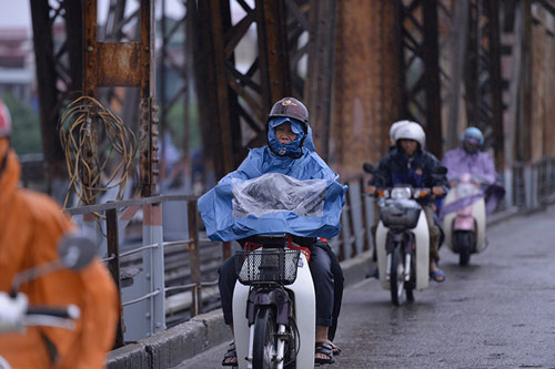 Nóng 24h qua: Xuất hiện clip thiếu tá công an đòi “thích thì cởi đồ, chọn thời gian địa điểm” - 4