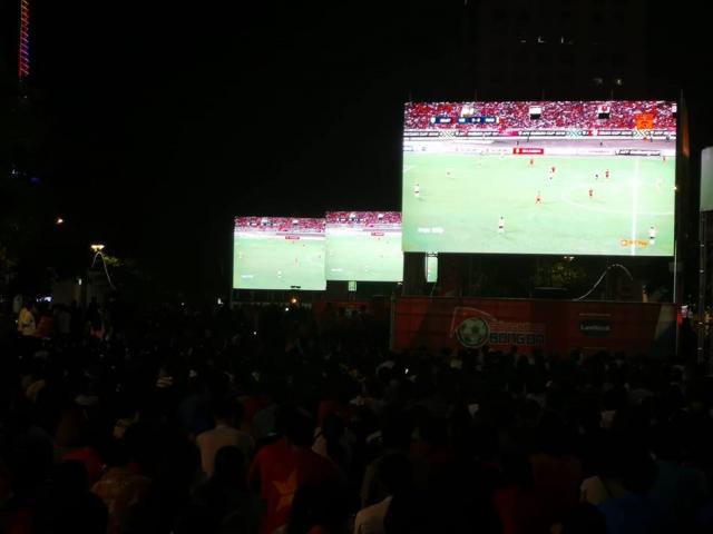 Tin tức trong ngày - Tín hiệu truyền hình trận Việt Nam - Malaysia quá tệ, người Sài Gòn... than "trời"