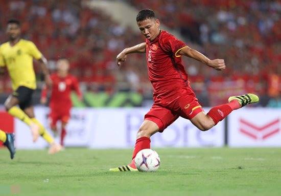 Giày đấu giúp Công Phượng - Anh Đức ghi bàn tại AFF Cup 2018 - 4