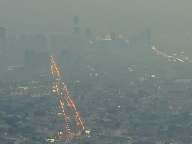 Thế giới - Cháy rừng California: Hơn 1.000 người mất tích, khói độc phát tán hàng trăm km