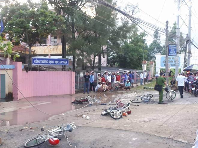 Nóng 24h qua: CĐV Việt Nam hóa thân táo bạo “cháy” cùng AFF Cup - 3