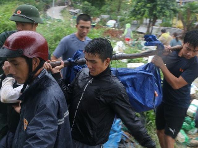 Nha Trang tang thương vì mưa lũ: 13 người chết, 1 mất tích