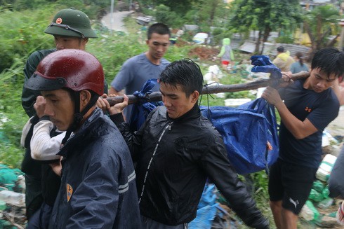 Nha Trang tang thương vì mưa lũ: 13 người chết, 1 mất tích - 6