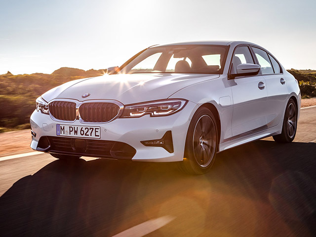 BMW giới thiệu phiên bản 330e 2019: Tiêu hao nhiên liệu đạt 1,7L/100km