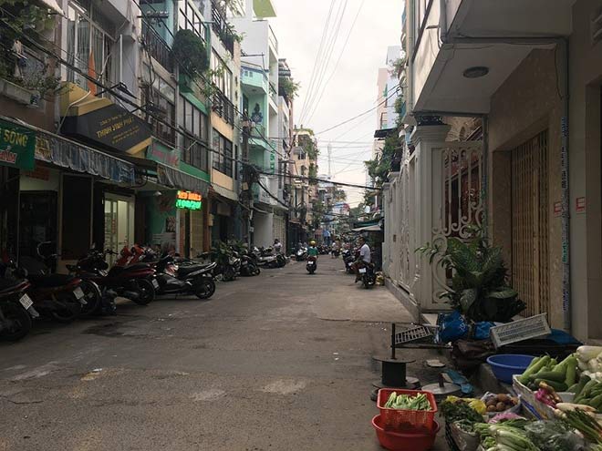 Manh mối tìm ra nhóm đâm chết người nhà con nợ ở quận 3 - 1