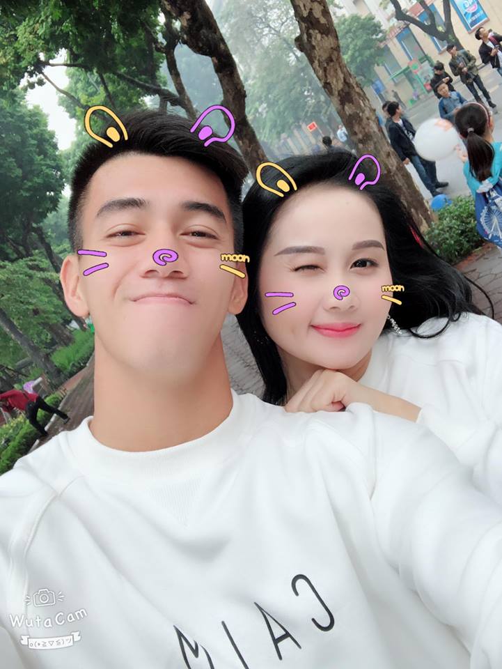 Tuyển thủ U23 Việt Nam có bạn gái giảng viên xinh đẹp thế này! - 9