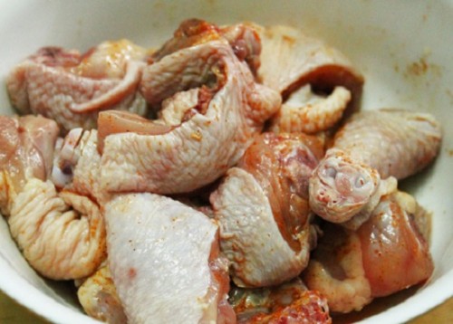 Hướng dẫn cách làm món Thịt gà nấu đông lạ miệng cho ngày Tết thêm đậm đà
