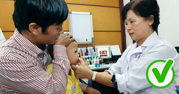 Rửa mũi cho con: Đa số các mẹ đang mắc sai lầm nghiêm trọng này - 3