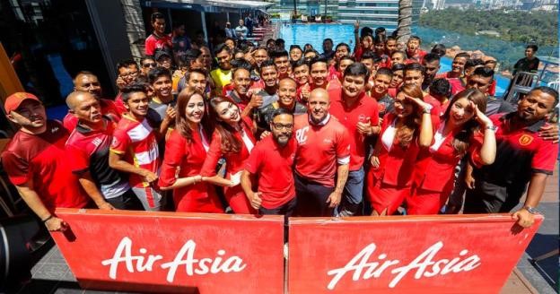 Siêu sao Roberto Carlos cổ vũ ĐT Việt Nam: Thông điệp đầy cảm hứng - 2