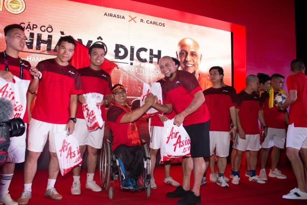 Siêu sao Roberto Carlos cổ vũ ĐT Việt Nam: Thông điệp đầy cảm hứng - 6